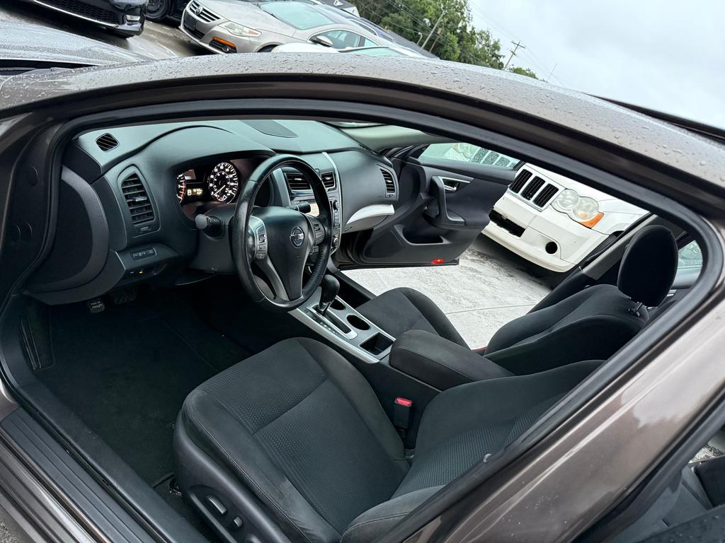 2015 Nissan Altima SV - Photo 13