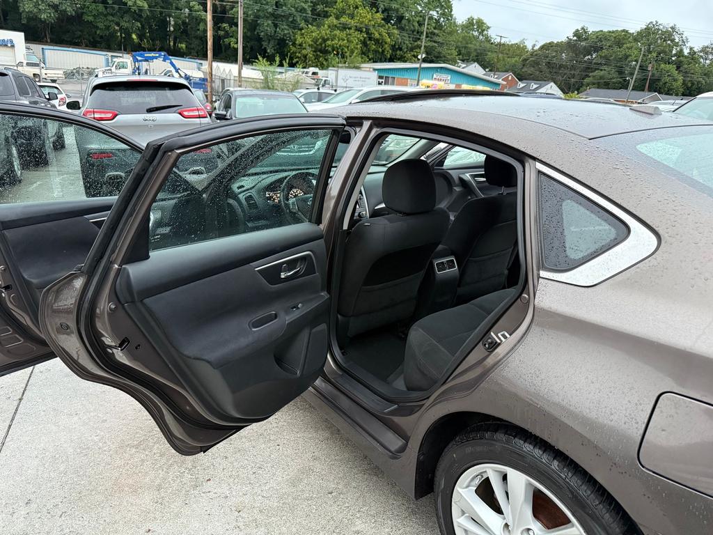 2015 Nissan Altima SV - Photo 18