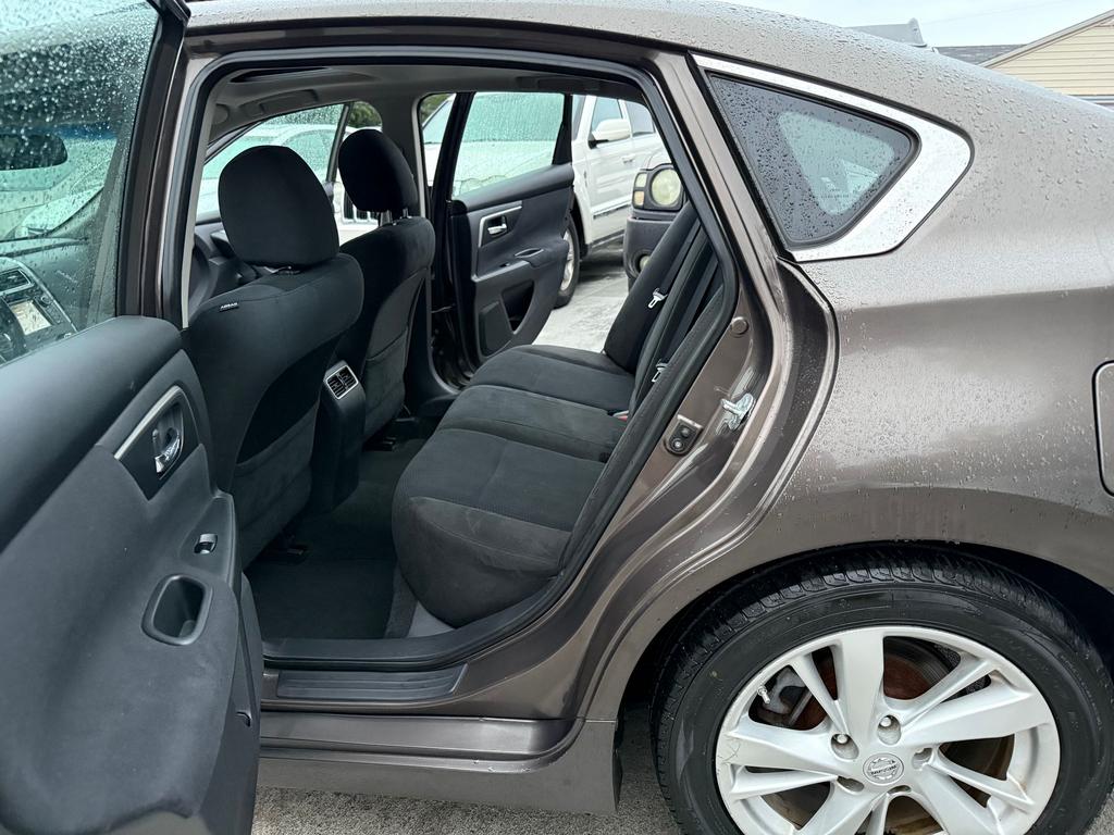 2015 Nissan Altima SV - Photo 19