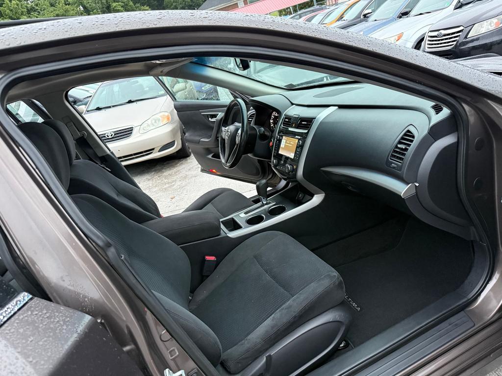 2015 Nissan Altima SV - Photo 24