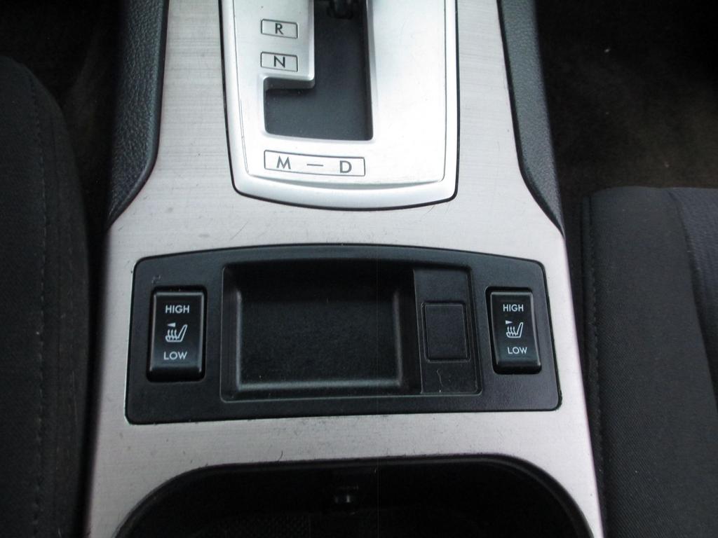 2013 Subaru Outback Premium - Photo 17