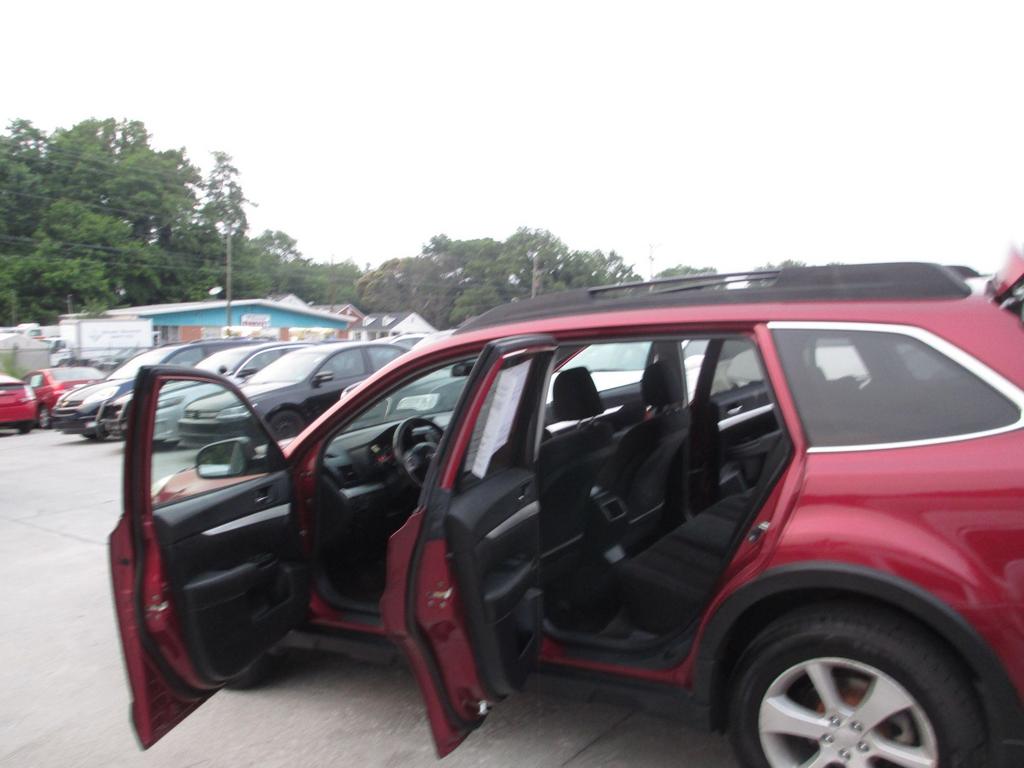 2013 Subaru Outback Premium - Photo 11