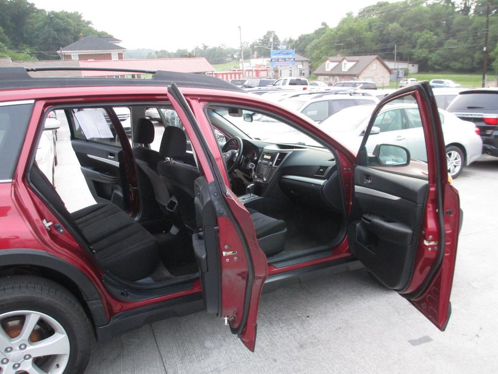 2013 Subaru Outback Premium - Photo 22