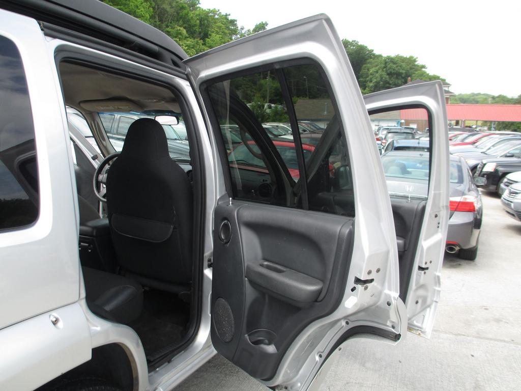 2003 Jeep Liberty Renegade - Photo 24