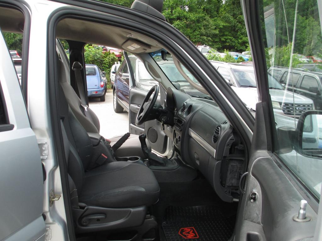 2003 Jeep Liberty Renegade - Photo 22