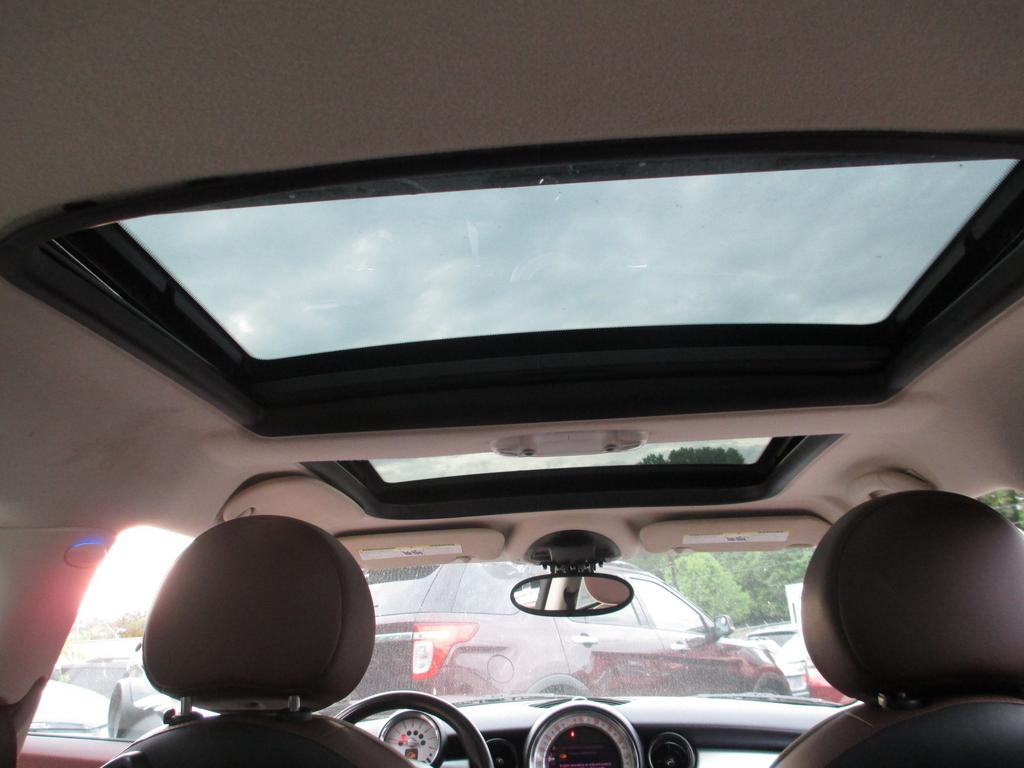 2011 MINI Cooper Base - Photo 18